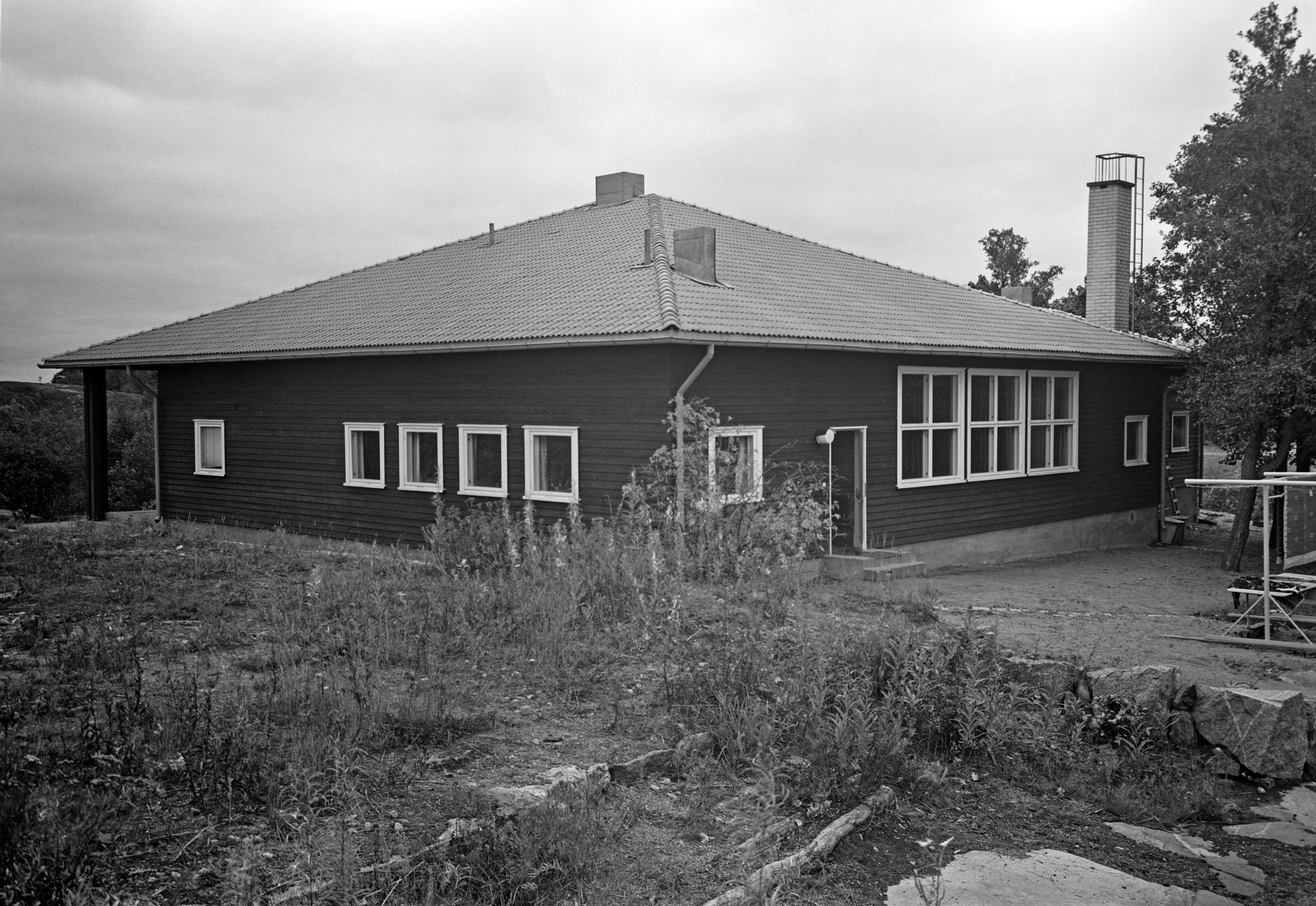 Vallisaaren kansakoulu, 1965. Kuva Helsingin kaupunginmuseo, Constantin Grünberg.